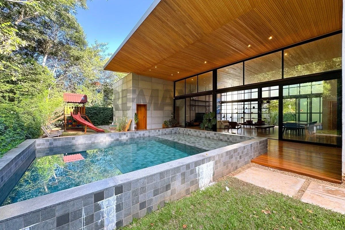 Arquitetura autoral assinada pelo Escritório Sainz, design contemporâneo e exclu...