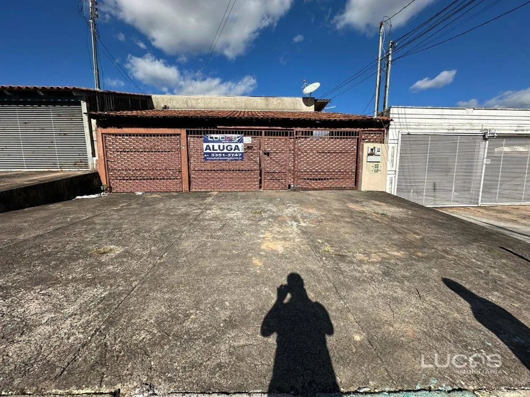 CASA - TAGUATINGA SULExcelente oportunidade para quem busca um imóvel amplo e be...