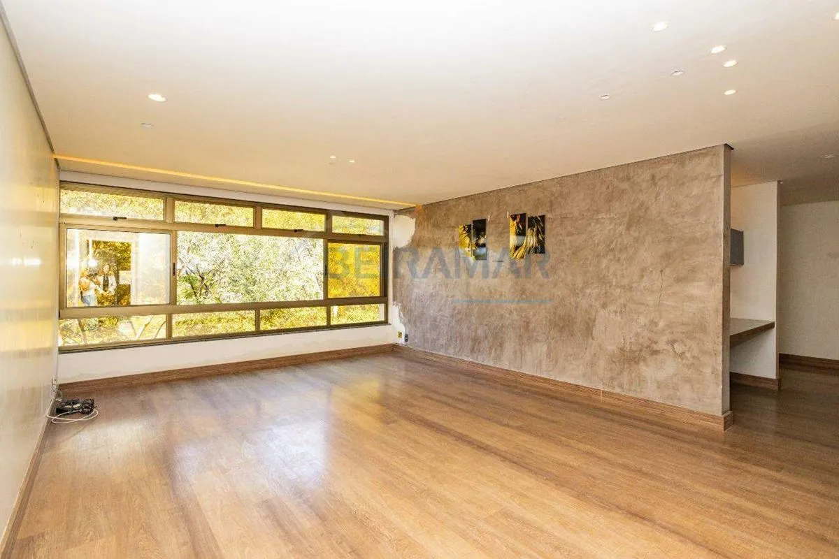 Se você procura um apartamento espaçoso, bem ventilado e com excelente iluminaçã...
