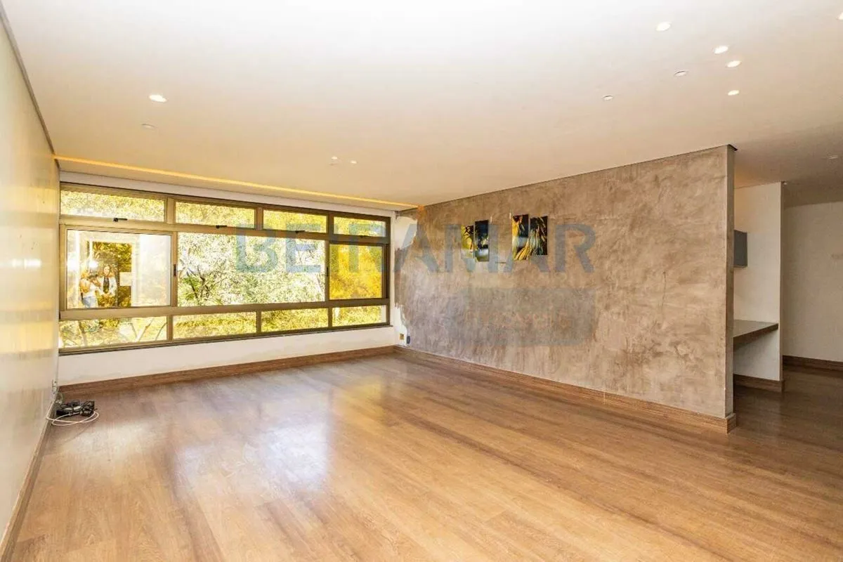 Se você procura um apartamento espaçoso, bem ventilado e com excelente iluminaçã...