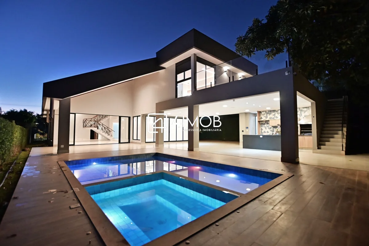 Casa de Alto Padrão com 528 m² de Área Privativa | Sofisticação, Tecnologia e La...