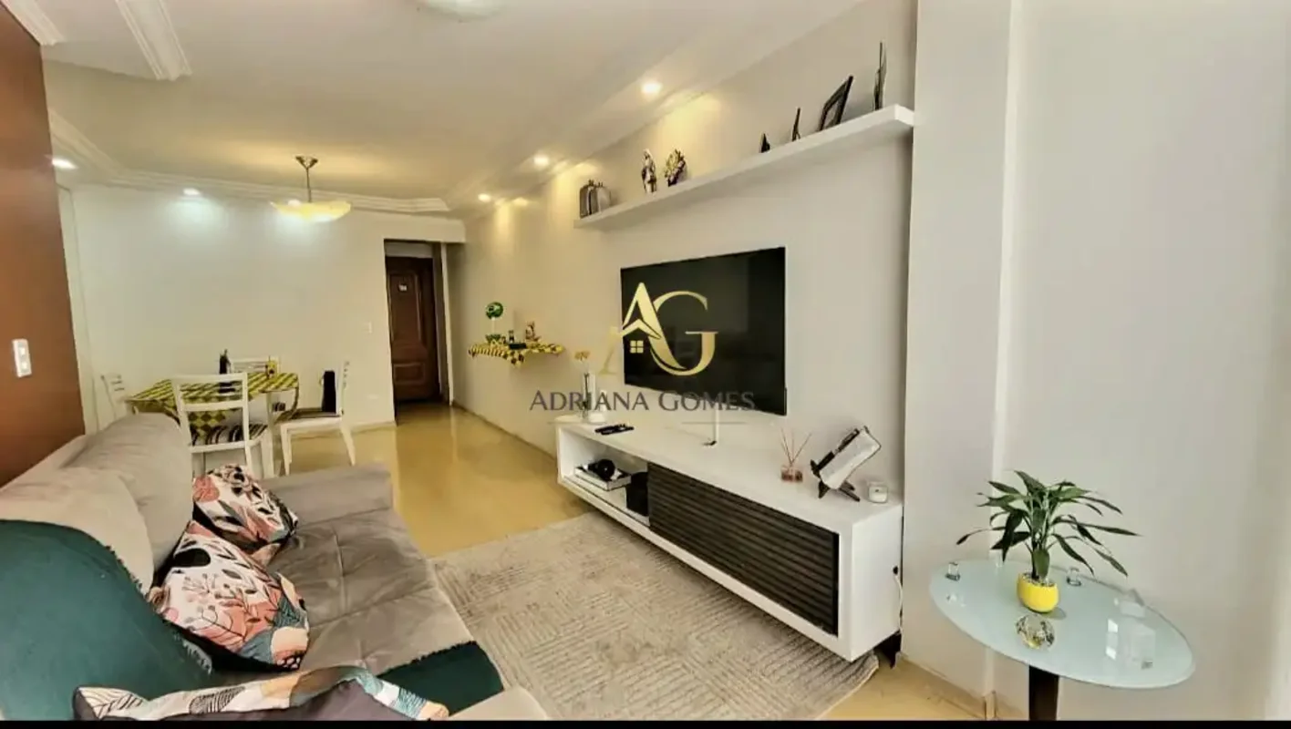 Alguns apartamentos simplesmente têm personalidade. Este é um deles...Localizado...