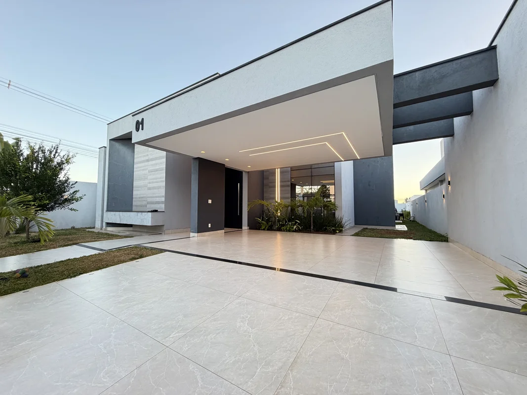 Tavares Imóveis vende com ExclusividadeDADOS GERAIS- Área do Terreno: 535m²;- Ár...