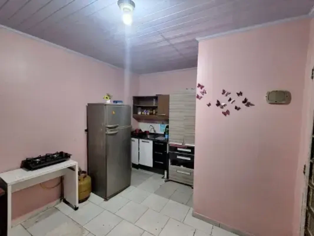 JDM IMOBILIÁRIA VENDE :Excelente casa com kit nos fundos, localizada na QN 15 - ...