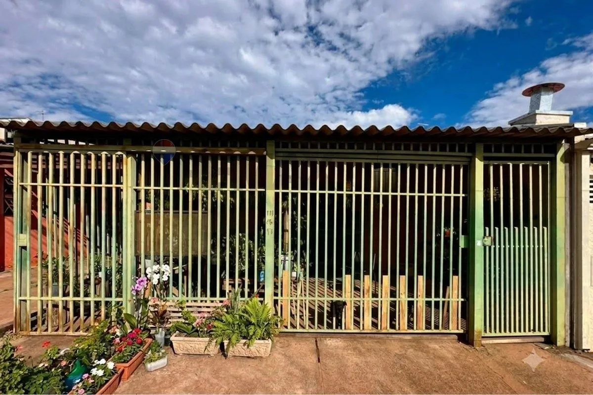 CASA TÉRREA | CASA PRINCIPAL + EDÍCULA | 3 QUARTOS | 2 VAGAS | EM FRENTE À FUTUR...