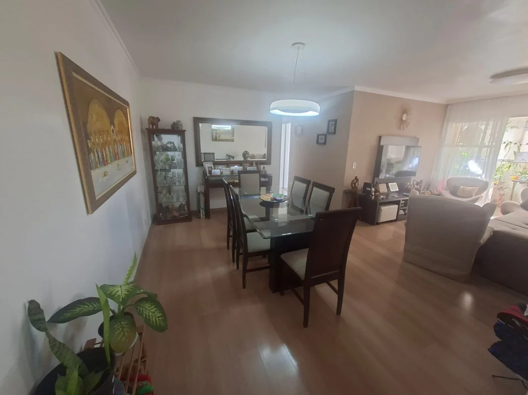 SQN 305 - Excelente APARTAMENTO COMPOSTO DE: 03 QUARTOS (SENDO 01 SUÍTE), SALA G...