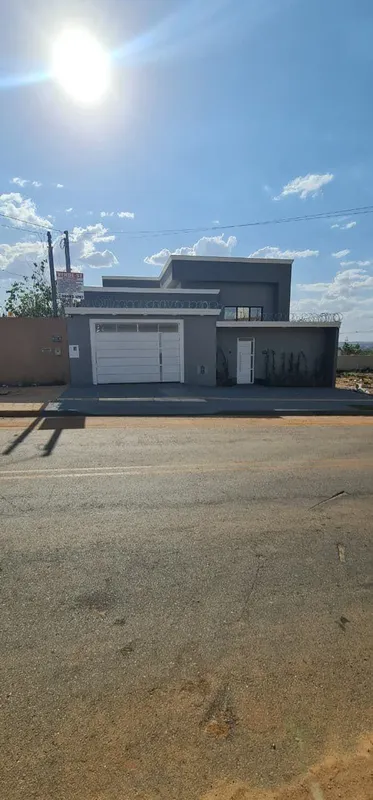  Casa moderna e completa à venda no Setor Faiçalville Goiânia! Localização privi...