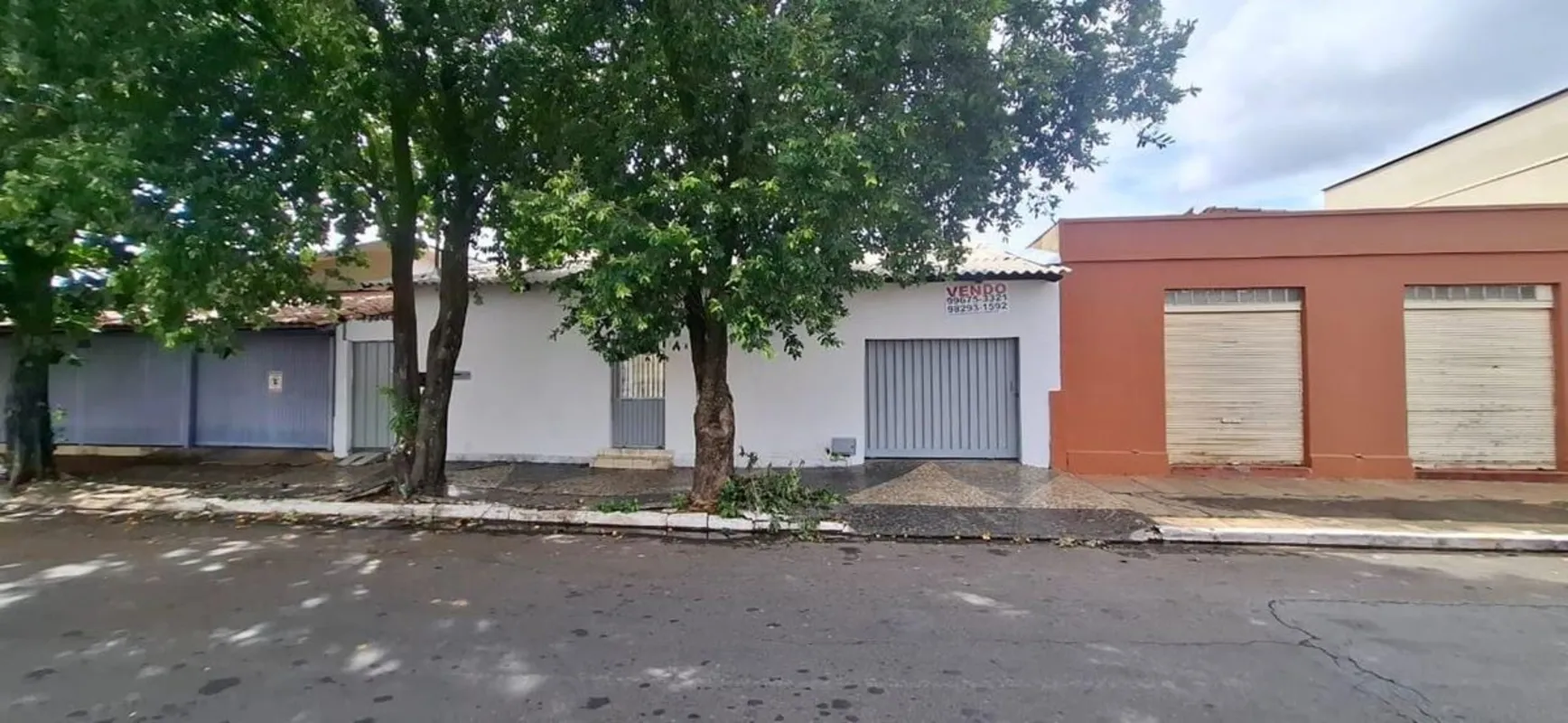 St. Dos Funcionários. 04 quartos 01 suíte sala / cozinha circulação banheiro soc...