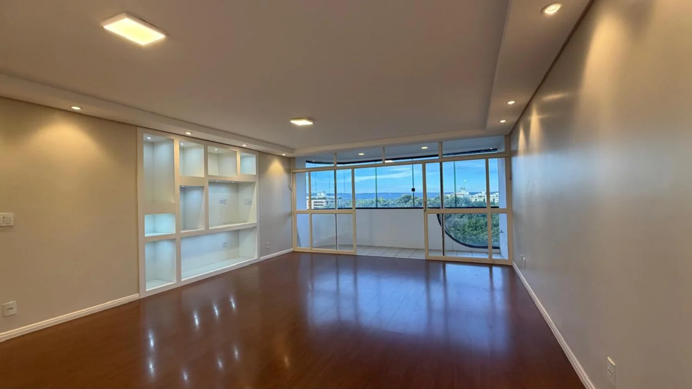 Apartamento à venda na Asa Norte: Anda alto, vista livre e nascente.Descubra a c...