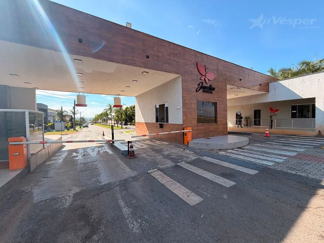 Lote à venda com 360m² no Residencial Condomínio Jardim Veneza em Senador Canedo...