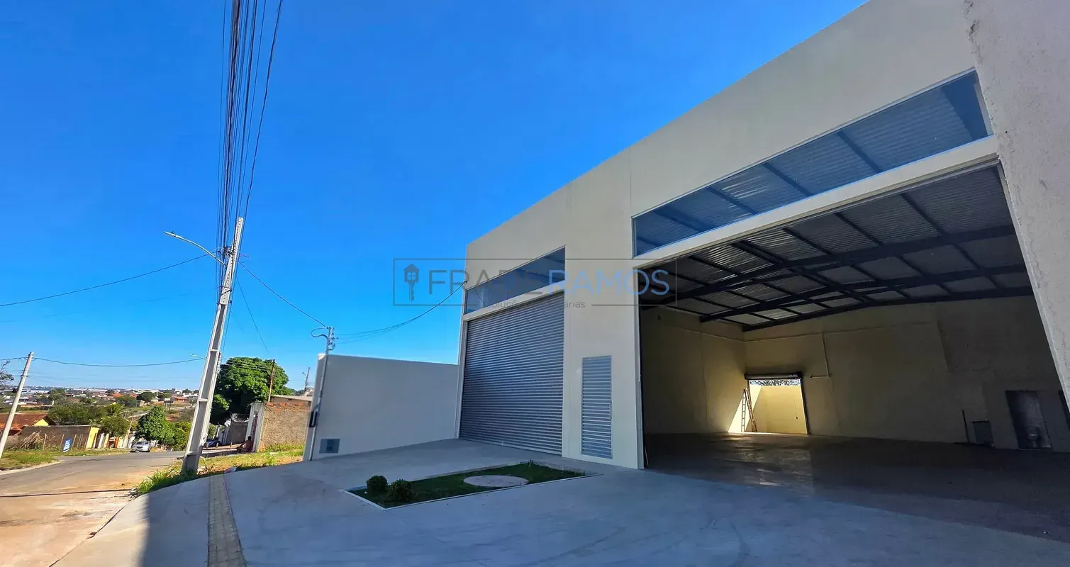 Galpão moderno, setor Vila Maria, com excelente localização logística, ideal par...