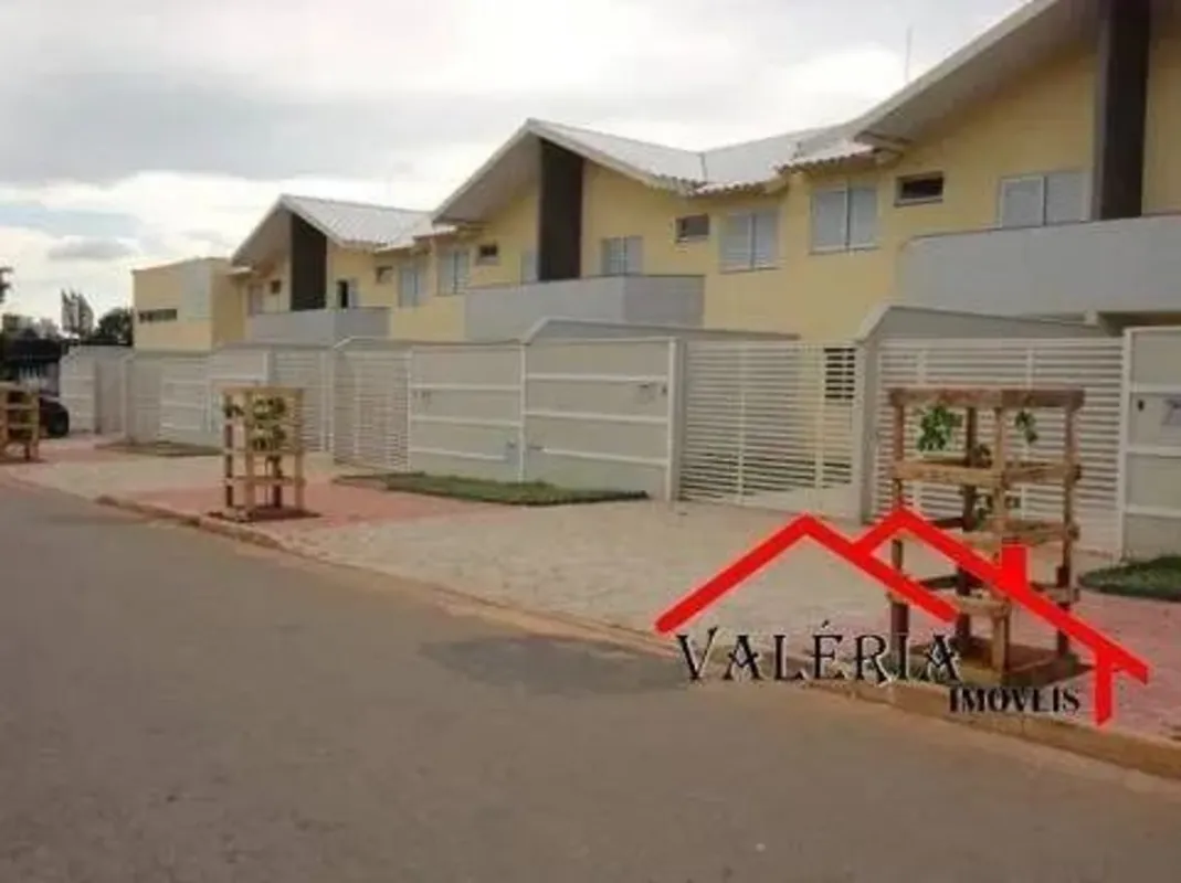 A casa está localizado no bairro Santa Genoveva com 131 metros quadrados com 3 q...