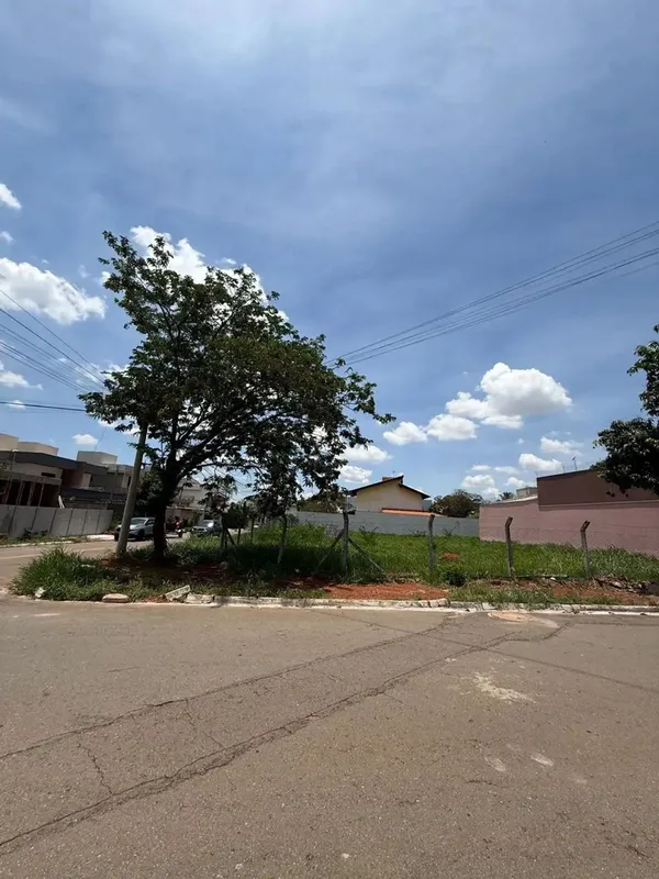 Vendo dois lotes juntosUm lote possui 536,60 m2Um lote possui 376,80 m2,Excelent...