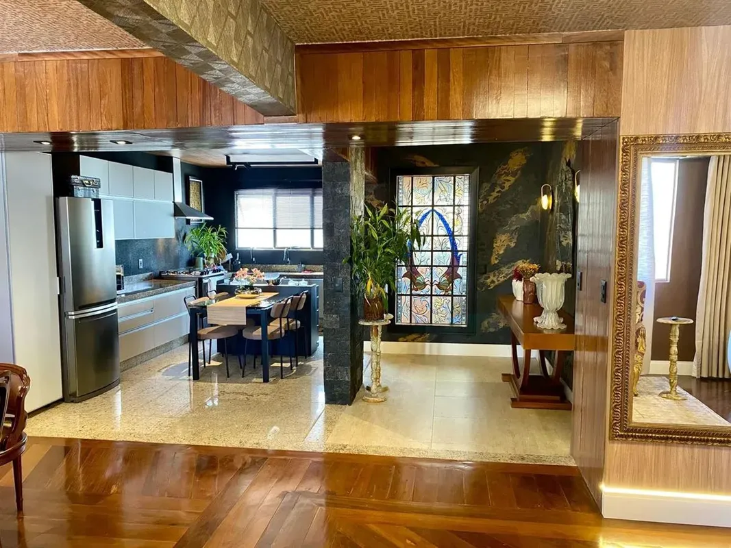 Apartamento único, totalmente reformado, com 185m² de puro conforto, elegância e...