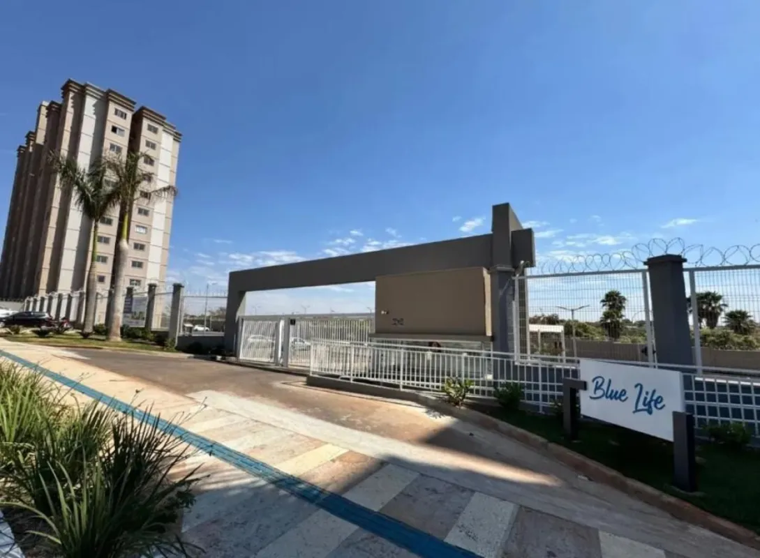 Apartamento com sala, 2 quartos, cozinha integrada à área de serviço e sacada vo...