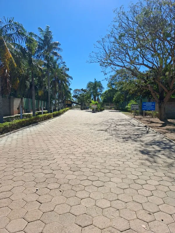Chácara à venda no Condomínio Vale das Cachoeiras – AragoiâniaSe você procura qu...