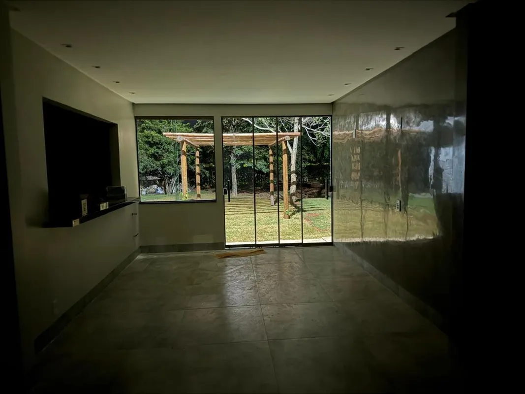 ?? CHÁCARA DE ALTO PADRÃO À VENDA – RESIDENCIAL CALIFÓRNIA ??Imagine viver cerca...