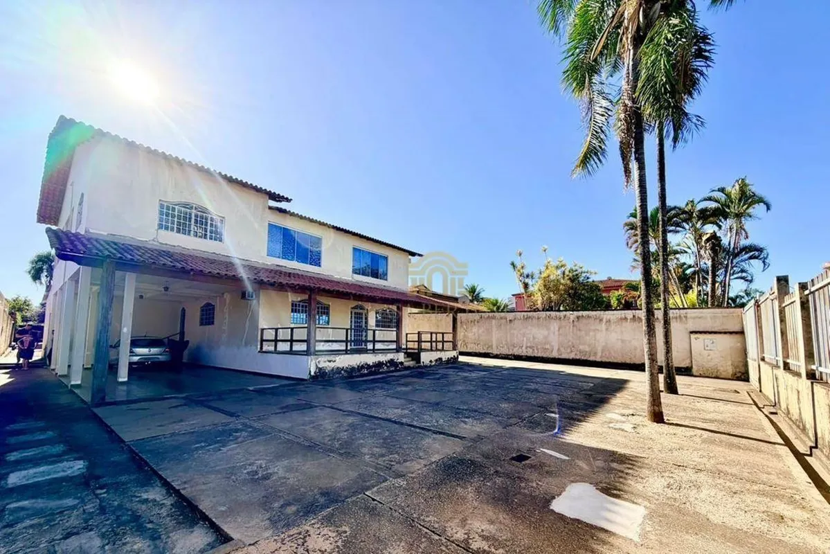 CASA RUA 4 VICENTE PIRES LOTE 1.300M² 4 QUARTOS POTENCIAL DE DESMEMBRAMENTOUma e...