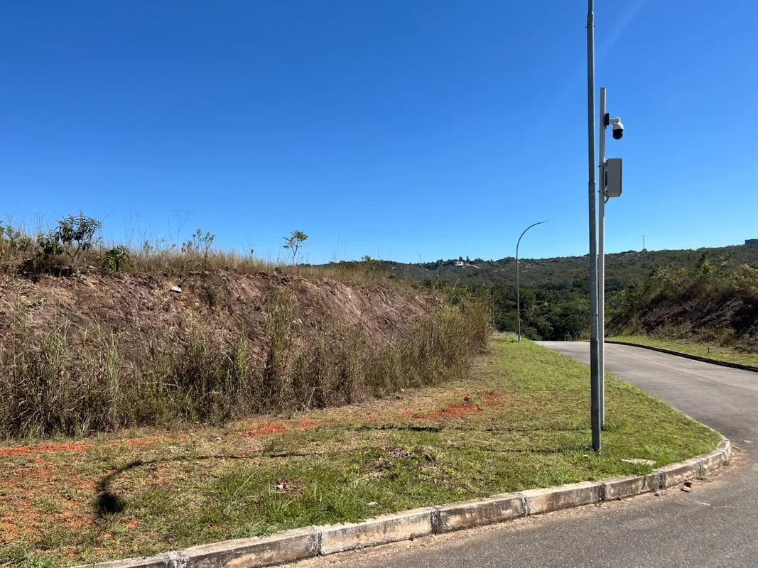 Lote residencial à venda no Condomínio Morada de Deus, localizado no Jardim Botâ...