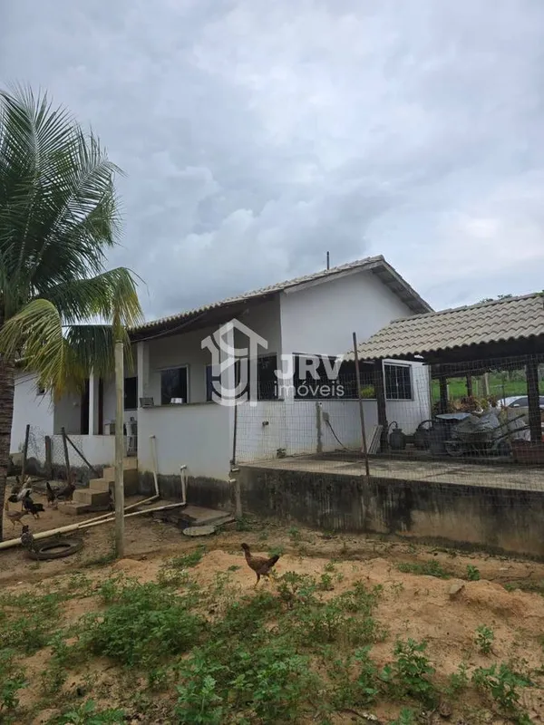  Fazenda-região Fruta Danta-60 hectares-beira de rio-Casa 04 Quartos-reformada-P...