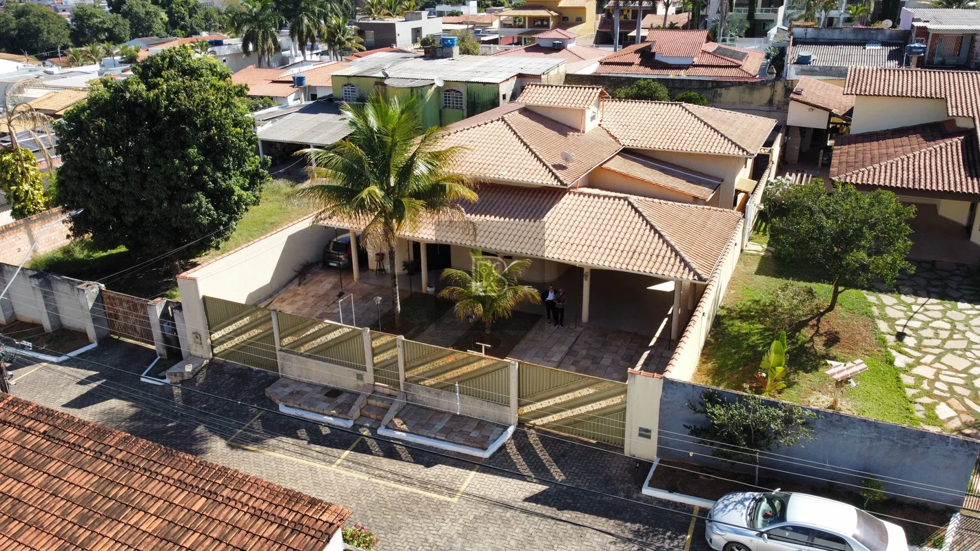 Casa Térrea com 4 Quartos, 2 Suítes e Terreno de 817 m² Espaço, Conforto e Quali...