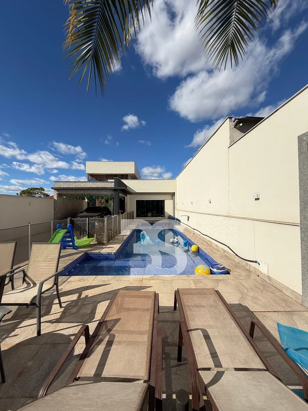 Arniqueira - Lote 400m - Escriturado - Aceita financiamento- 3 suítes - Área gou...