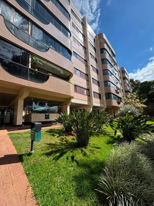 -SALA COM VARANDA-2 QUARTOS COM ARMÁRIOS-COZINHA COM ARMÁRIOS-ESCRITORIO-WC SOCI...