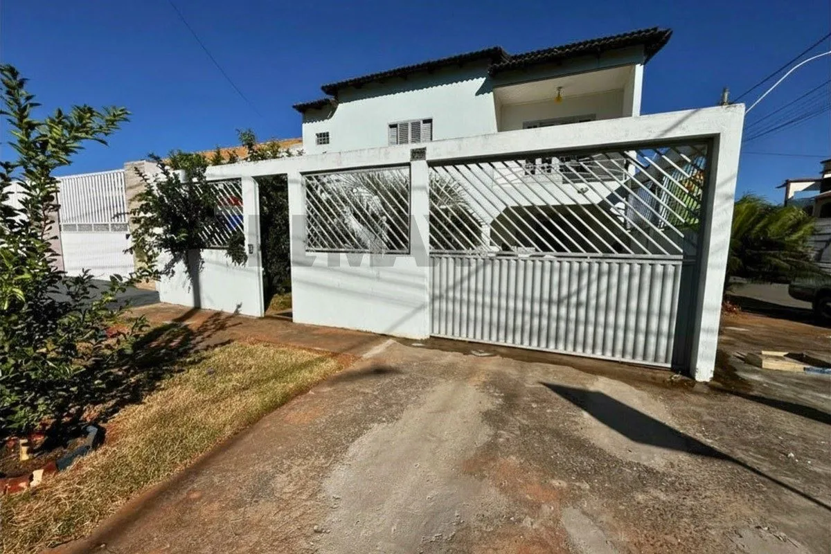 Excelente casa de esquina em uma das melhores localizações de Planaltina DF com ...