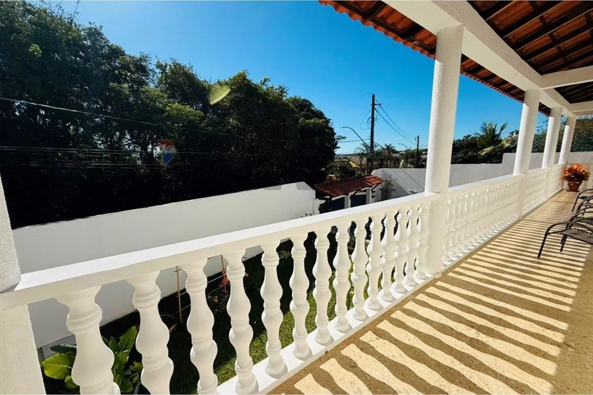 Se você procura uma casa com verdadeiro clima de lar, cercada pela natureza, com...