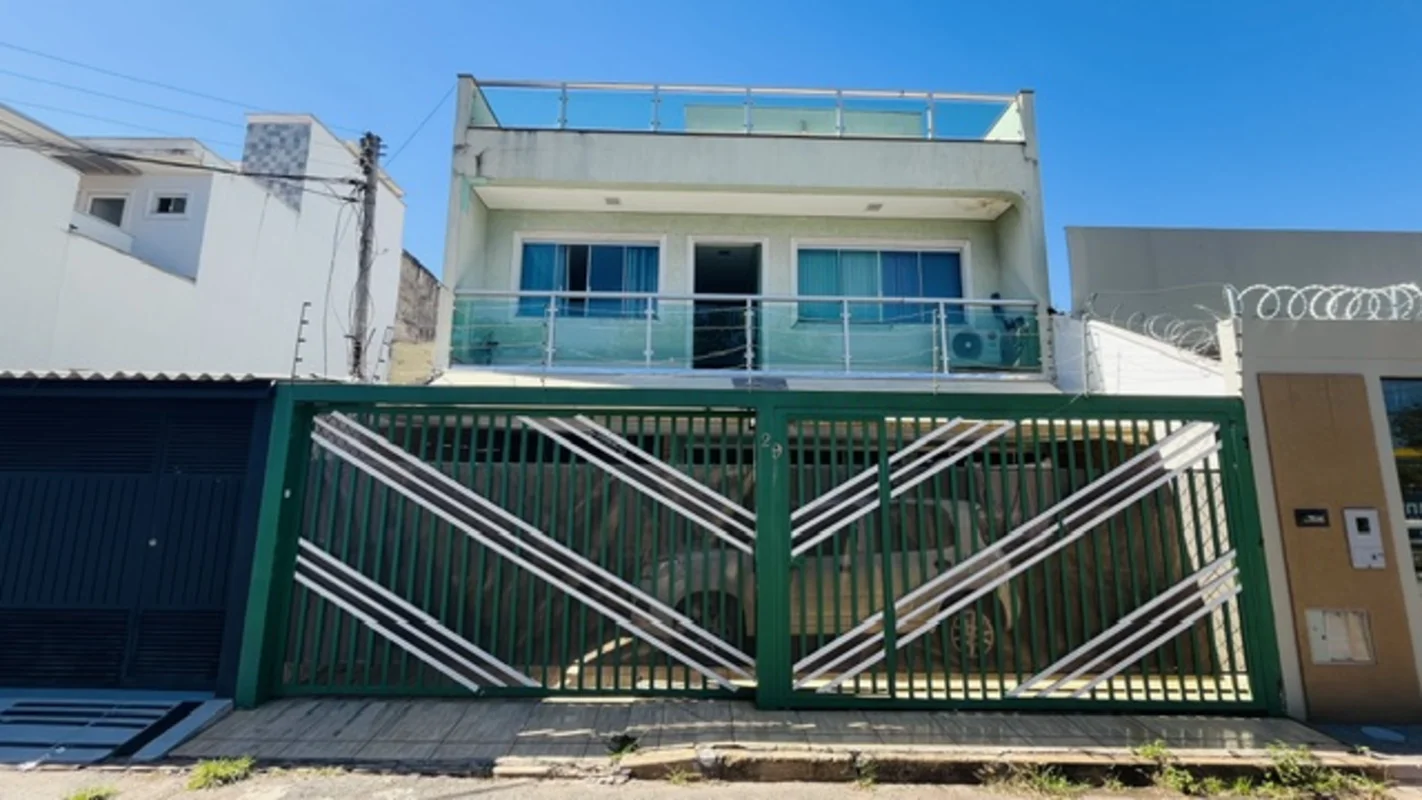VENDA - Excelente sobrado na QR 3 da Candangolândia!120m² de lote;247,59m² de ár...