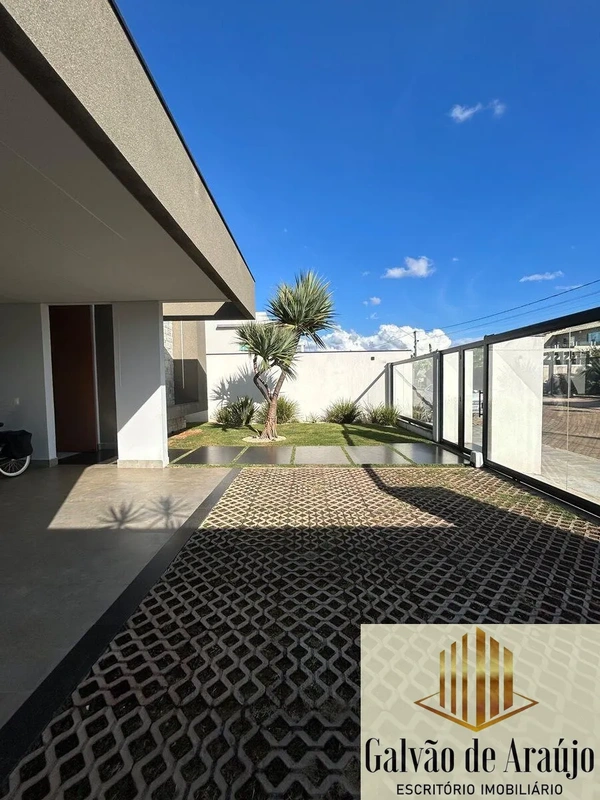 Horley Galvão Vende com Exclusividade…..Excelente casa térrea com cômodos amplos...