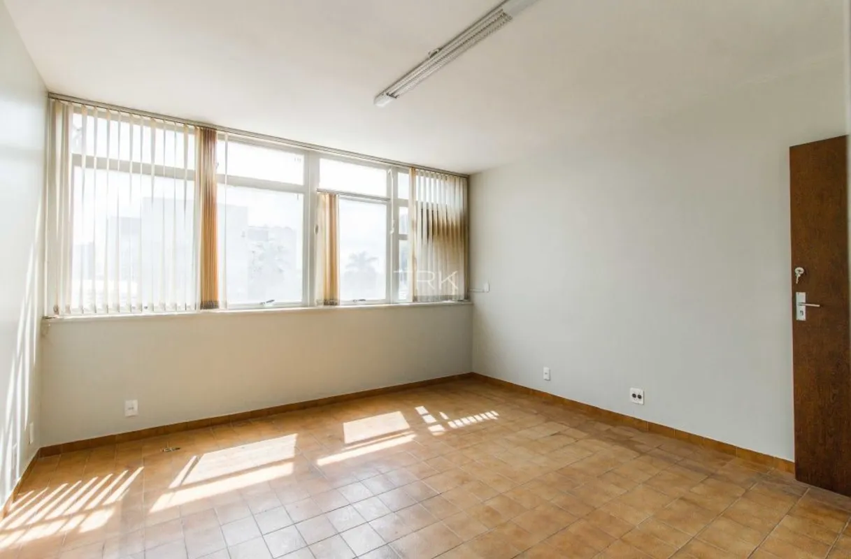  Sala comercial para venda ou locação no Centro Médico de Brasília, Asa Sul. 3 c...