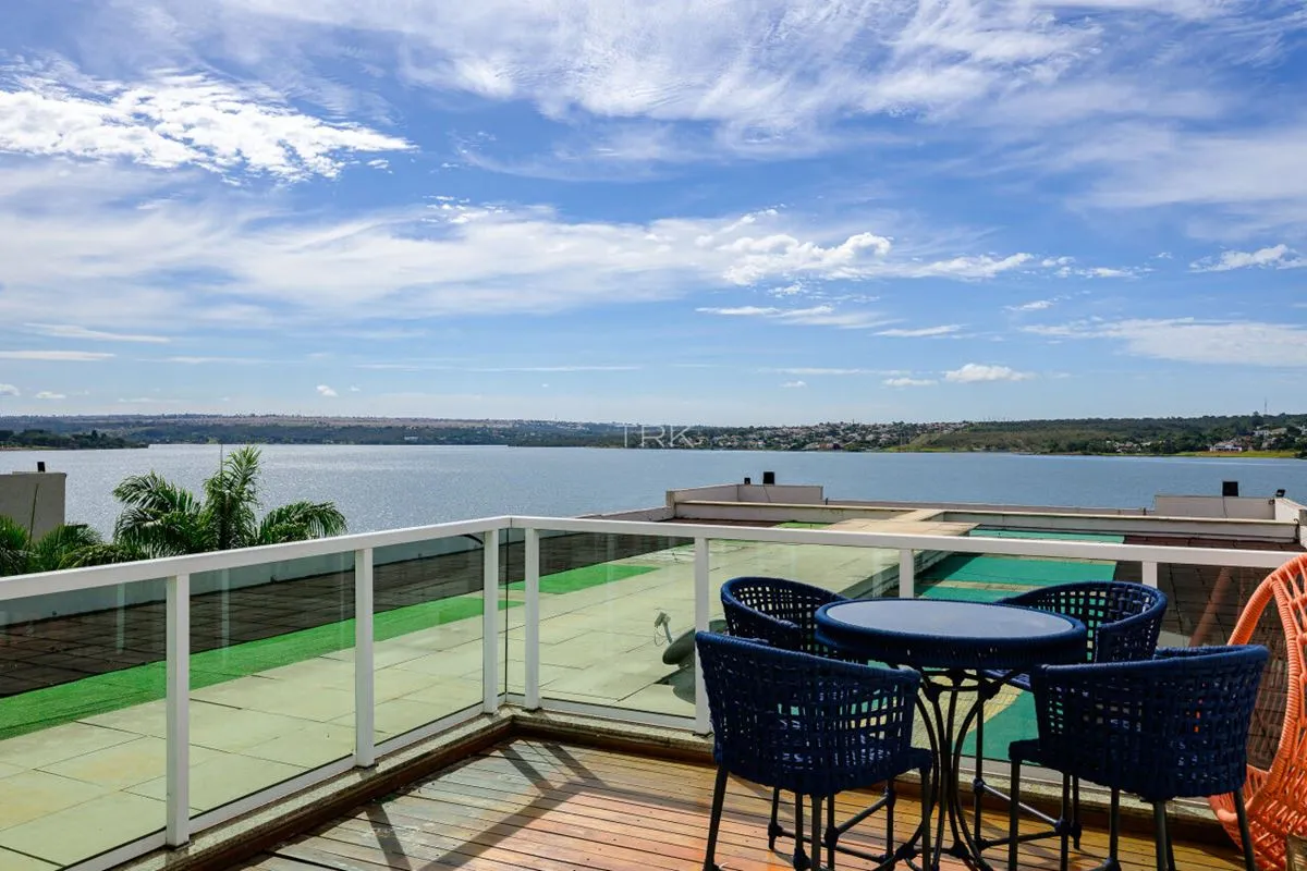 Apartamento duplex com 2 quartos, sendo 1 suíte, à venda na SCES 4, Asa Sul - Br...