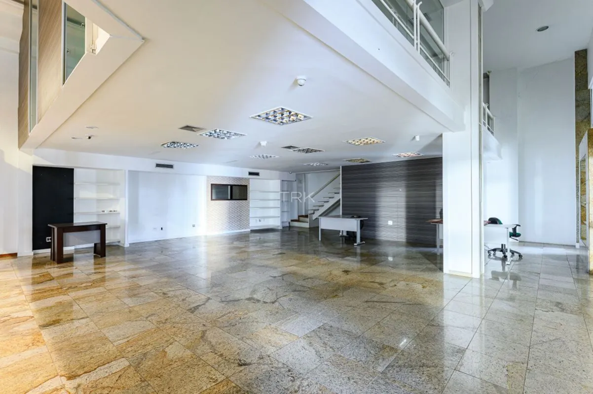 Loja comercial à venda no Brasília Design Center, SRTVS - Asa Sul, Brasília.3 ex...