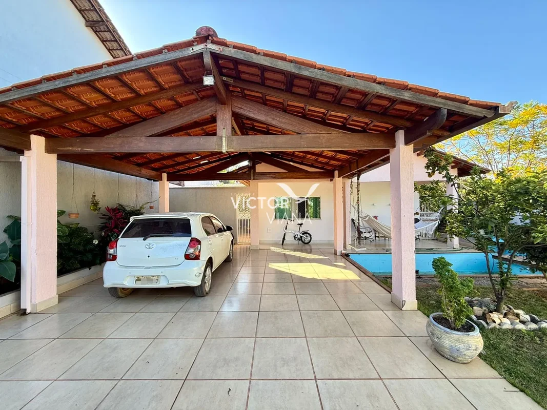 VICTOR VIANA anuncia casa em parceria com THAIS SÁLote de 1.026 m² com Duas Casa...