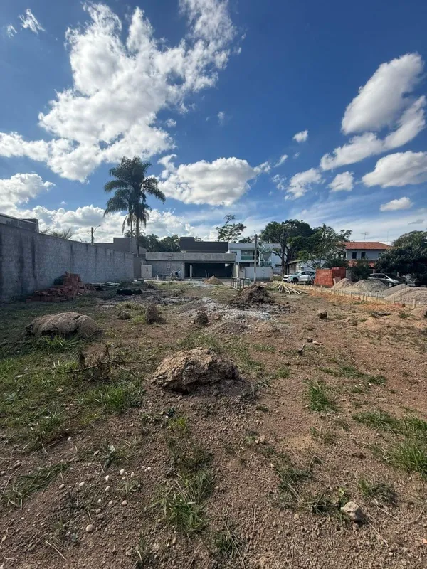Investimento: R$ 380.000,00 Não aceita financiamento Localização: Rua 08 – Vicen...