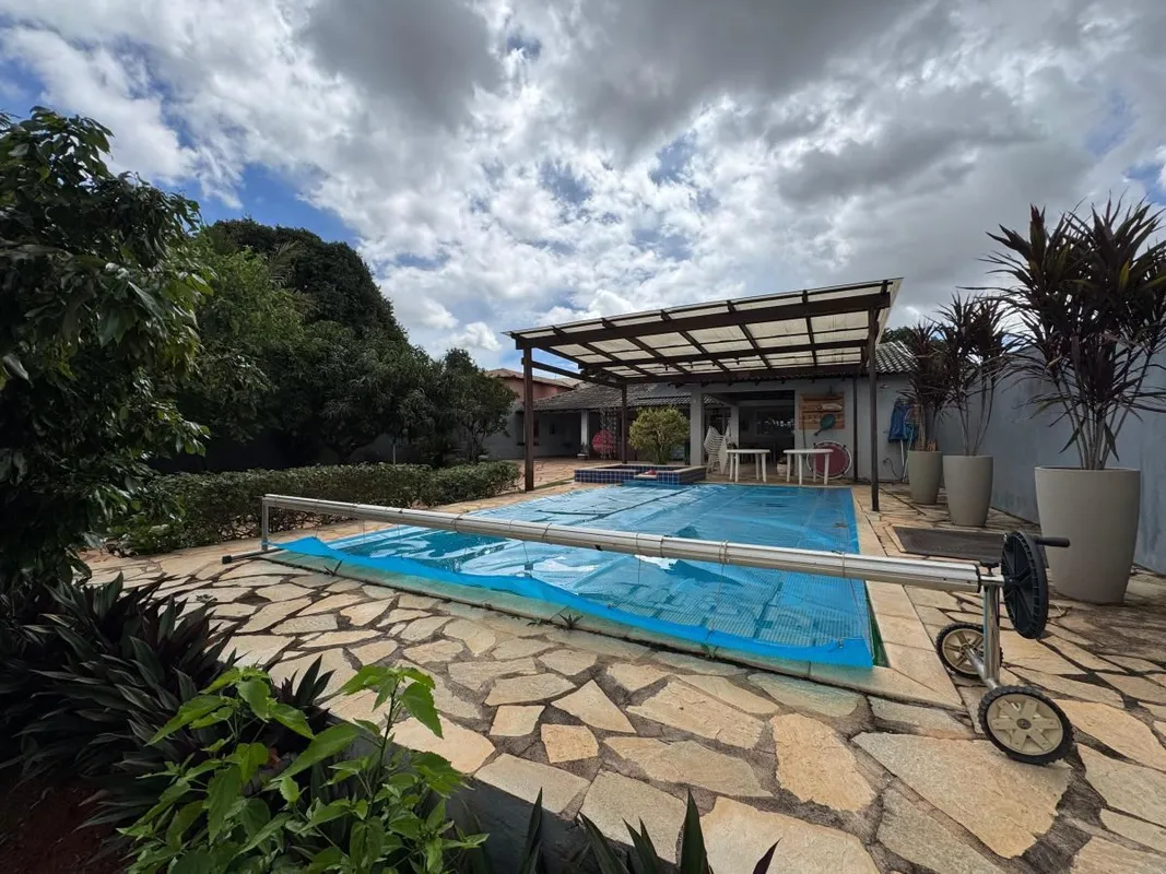 Investimento: R$ 1.100.000,00 Localização: Arniqueiras/ Metragem: Terreno 800m² ...