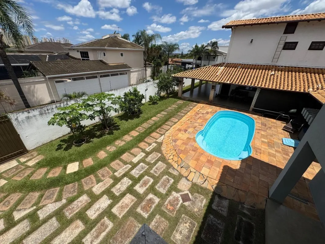 Investimento: R$ 1.800.000,00 Metragem: 250m² área útil de cada 800m² área total...