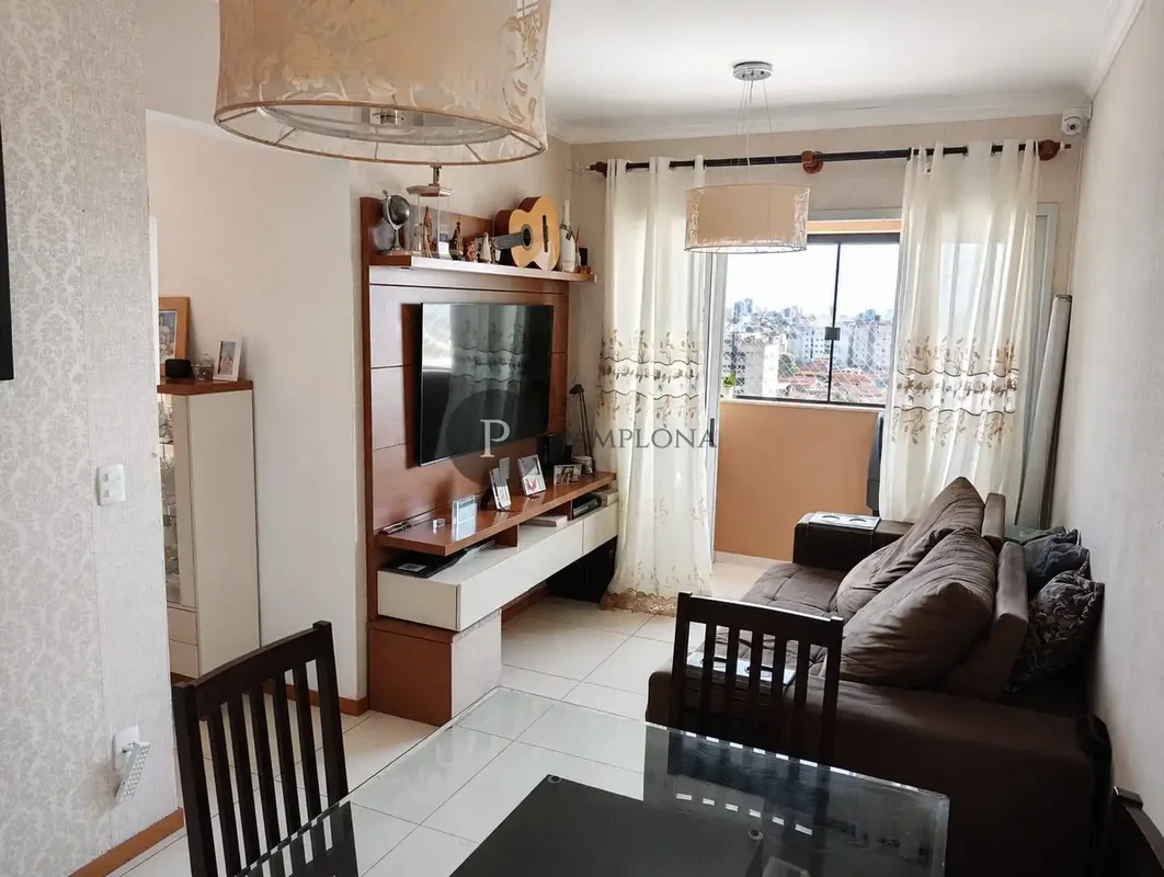 Apartamento 3 quartos, sendo 1 suíte + 1 banheiro social. Rico em armários plane...