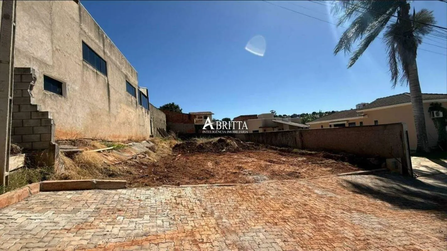 Lote de 600,00m² em condomínio fechado próximo ao Taguaparque.Condomínio estrutu...