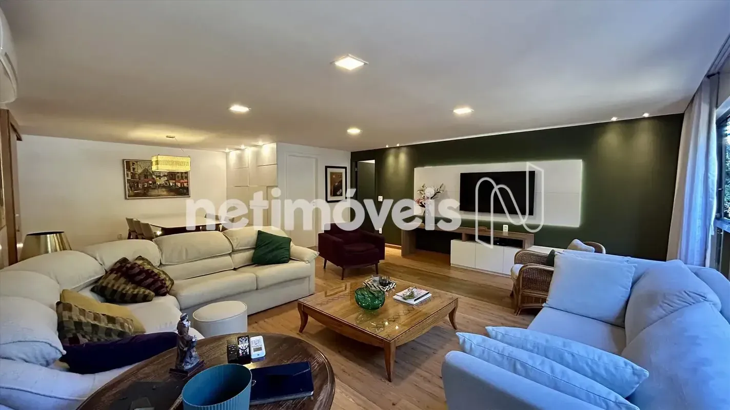 Destaques do imóvel: •123 m² bem distribuídos•Apartamento de canto•2 suítes•1 va...
