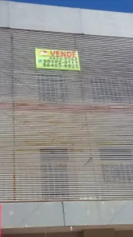 Vendo apartamento na Qd.405 na Av. Potiguar do Recanto das Emas com dois quartos...