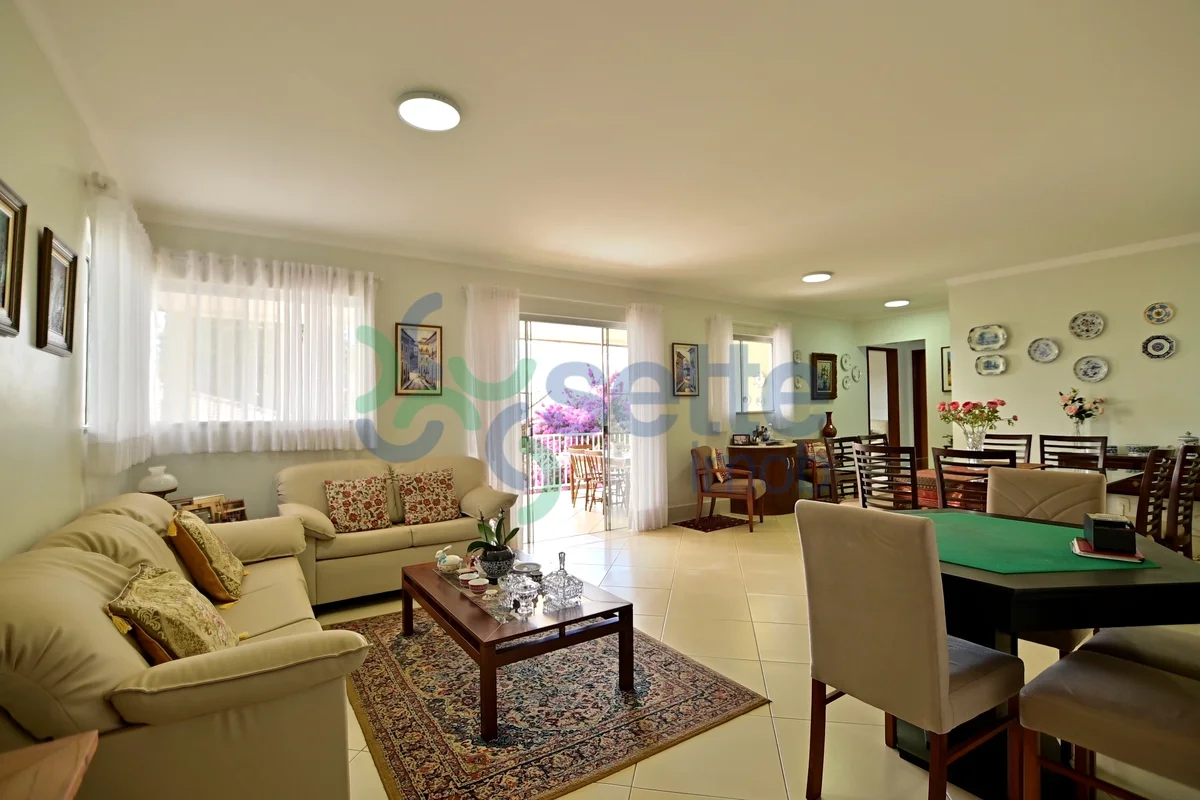 Aqui não é só uma casa. É o espaço onde a rotina da família ganha ar livre, quin...