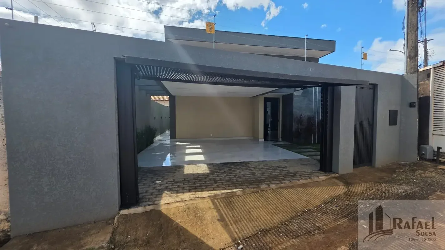 -ARNIQUEIRA PROXIMO À QD 4 DO PARK WAY- 3 quartos sendo 2 suítes, uma delas com ...
