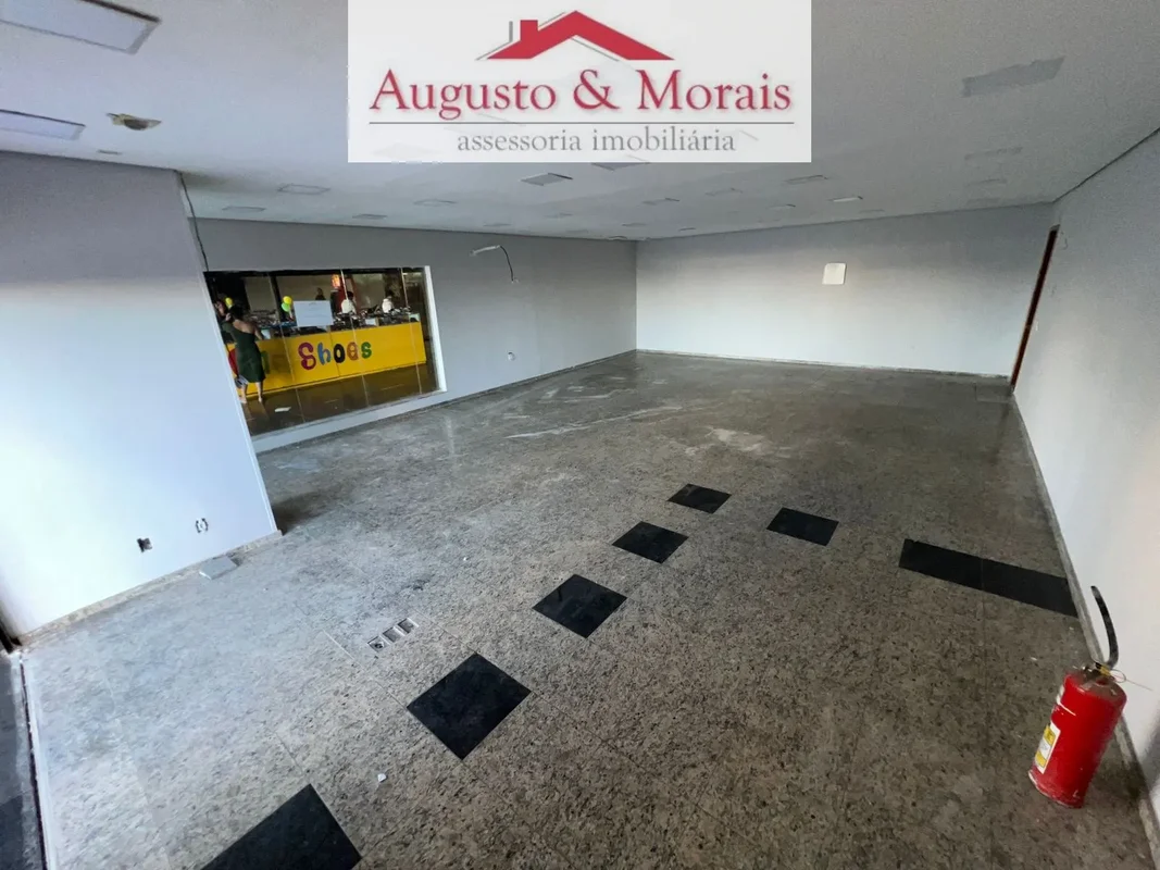 Loja com banheiro pronta para locação, frente para pista, excelente local. ENTRE...