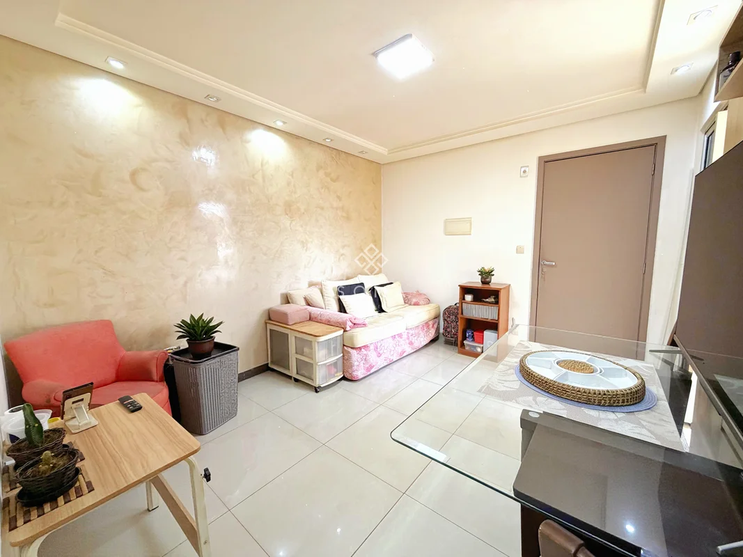 ESPECIFICAÇÕES DO APARTAMENTO: - Projeto de iluminação - Sala ampla com painel d...