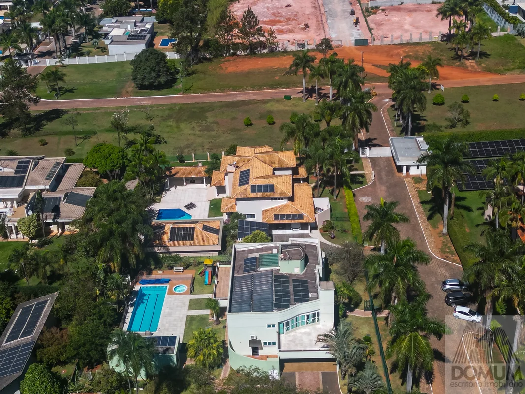 CONDOMINIO FECHADO - PARK WAY - LAZERPAVIMENTO TÉRREO:* Ampla sala de estar;* Sa...