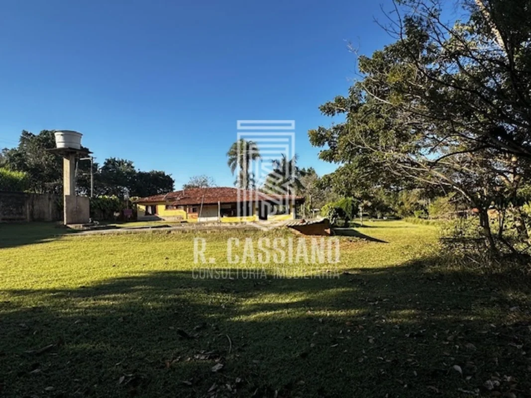 R. CASSIANO VENDE LINDO SÍTIO localizado na DF 140 no Jardim Botânico, composto ...
