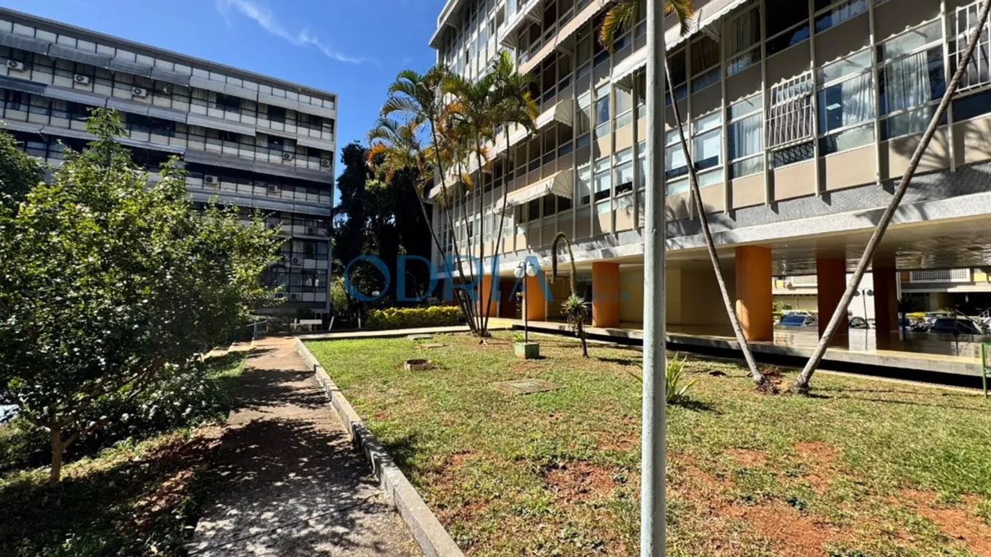 Aluguel MOBILIADOSqn 308 bloco HÁrea privativa 117 m² 5º andar3 quartos sendo 1 ...
