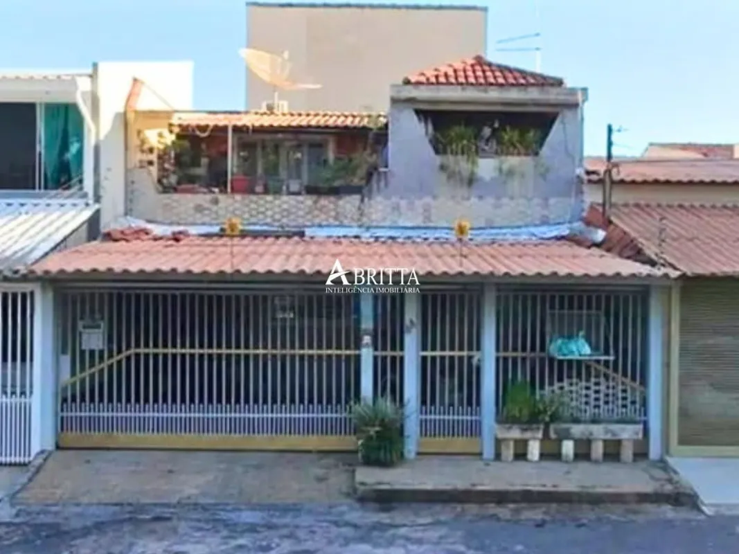 Para você que procura por espaço, apresento essa casa na QE 19, conj. KTerreo:- ...